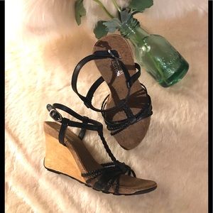 NWOT Kenneth Cole Reaction-Blk/wedge sandal. Sz 6